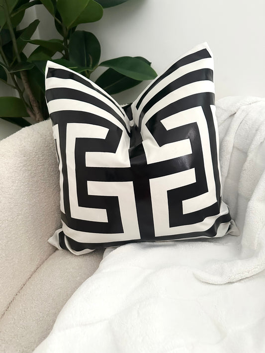 Geometric Black & White Cover - 60x60cm