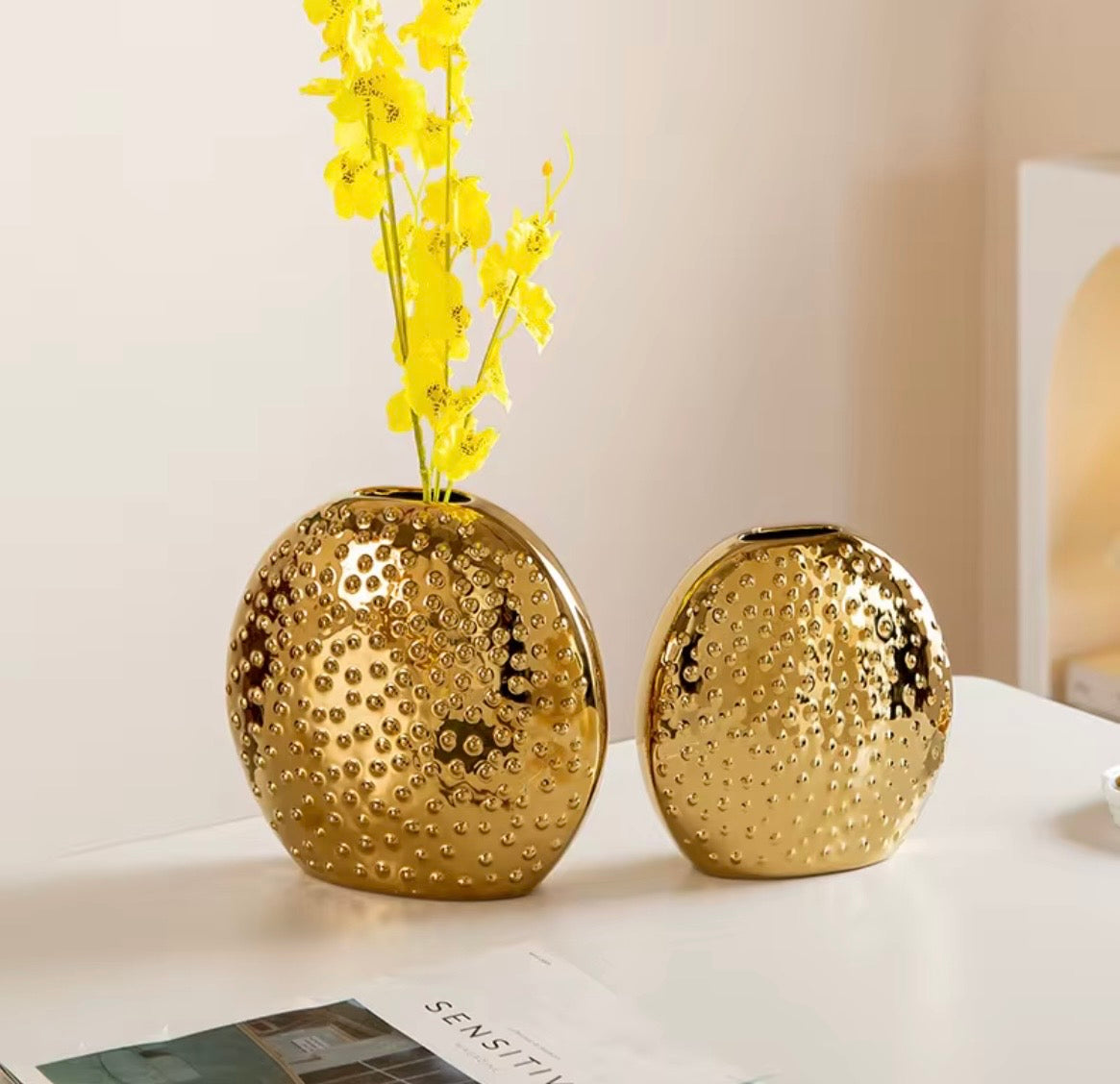 Dotted Gold Vase (Set)